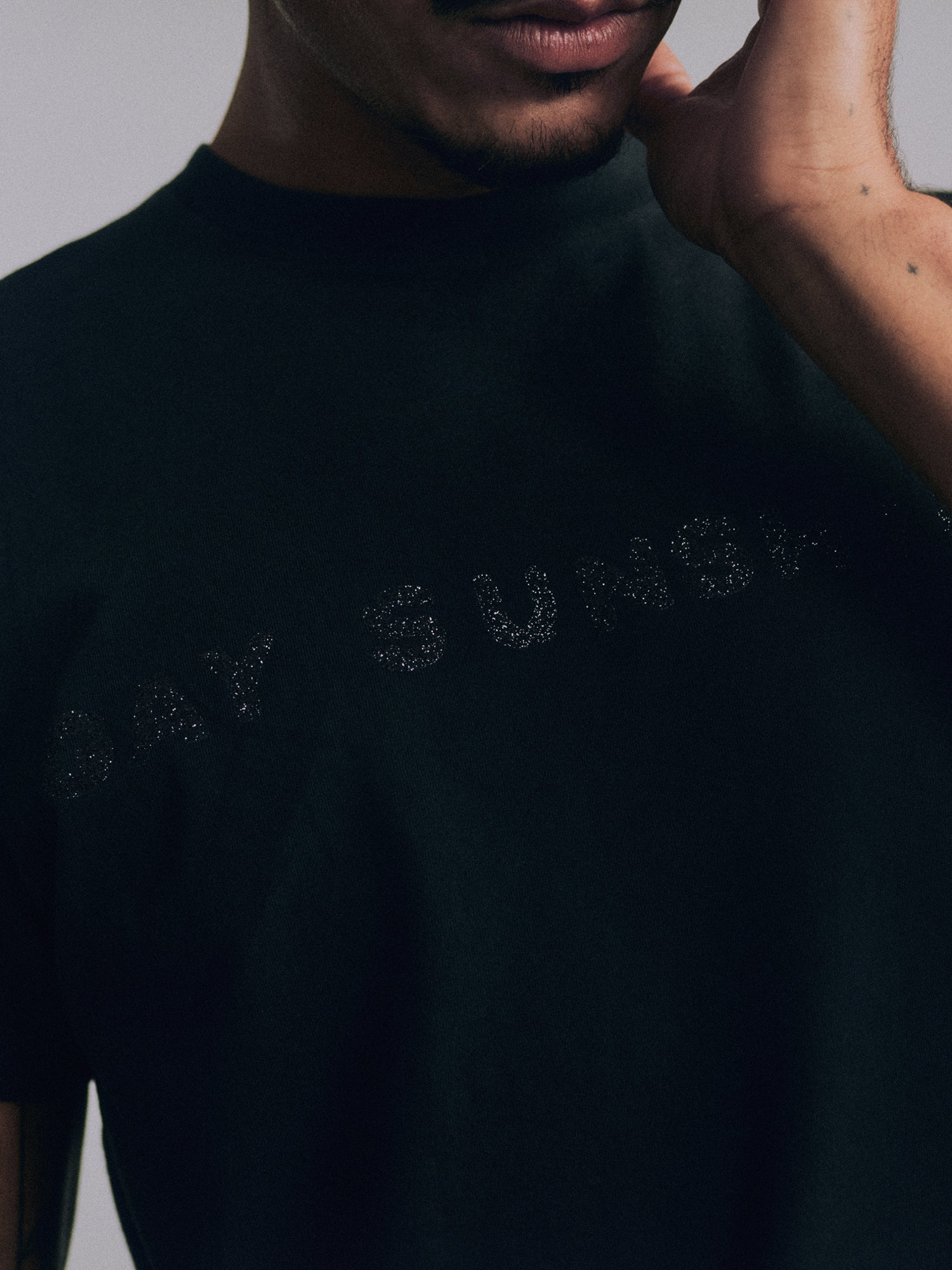 GLITTER LOGO TEE